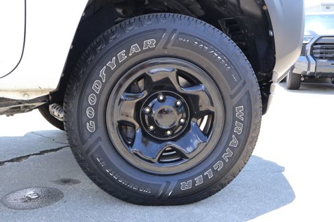 Used 2020 Toyota Tacoma SR image 25