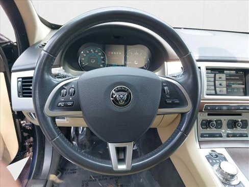 Used 2014 Jaguar XF 3.0 image 17
