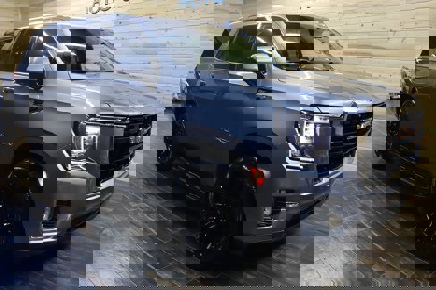 Used 2022 GMC Yukon SLE image 2