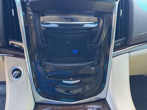 Used 2016 Cadillac Escalade Luxury image 33