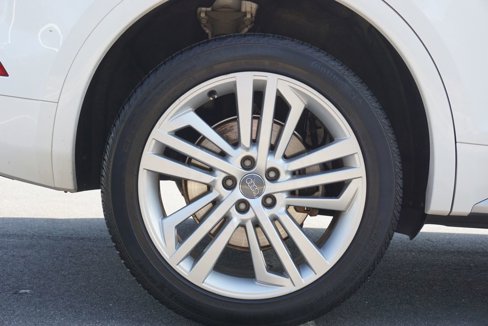Used 2018 Audi Q5 2.0T Premium Plus w/ Premium Plus Package image 17