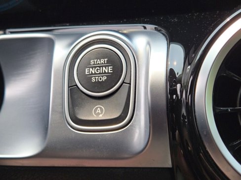 Used 2021 Mercedes-Benz GLB 250 w/ Premium Package image 34