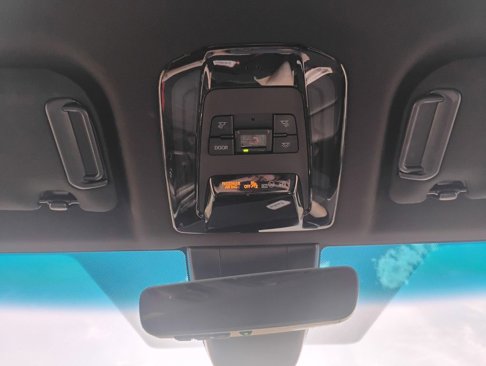 Used 2023 Toyota Venza XLE image 29