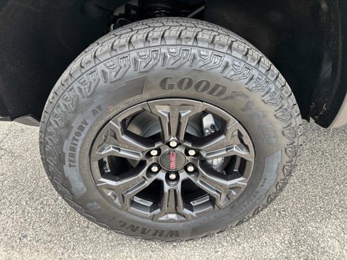 New 2025 GMC Canyon Elevation w/ Convenience Package image 11