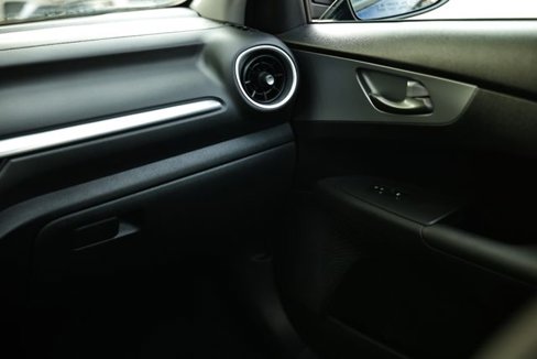 Used 2022 Kia Forte LXS image 28