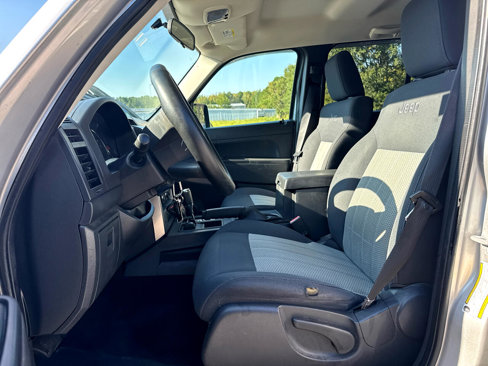 Used 2009 Jeep Liberty Sport w/ Popular Equipment Group image 10