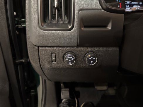 Used 2015 Chevrolet Colorado Z71 image 31