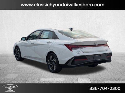 Used 2024 Hyundai Elantra Limited image 7