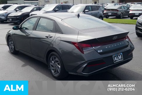 Used 2024 Hyundai Elantra SEL image 10