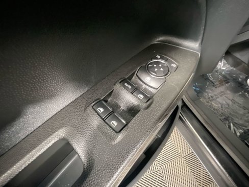 Used 2020 Ford EcoSport SE w/ SE Convenience Package image 14