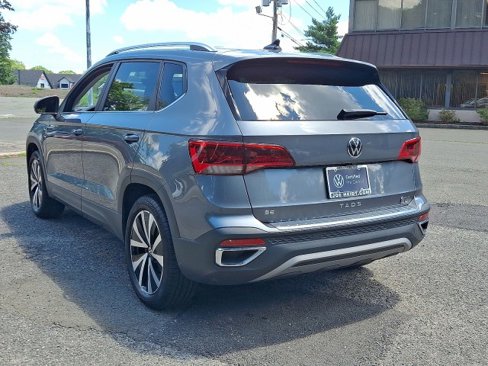 Certified 2022 Volkswagen Taos SE w/ Panoramic Sunroof Package image 8