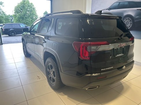 Used 2023 GMC Acadia AT4 image 2