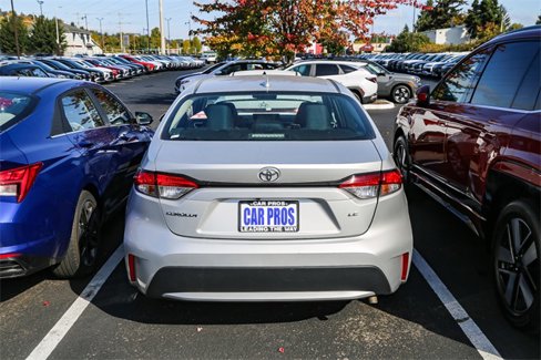 Used 2022 Toyota Corolla LE image 8