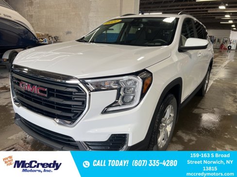 Used 2022 GMC Terrain SLE image 1
