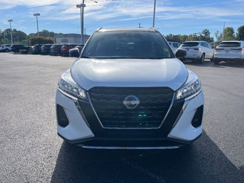 Used 2023 Nissan Kicks SR image 2