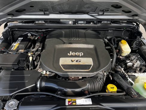 Used 2013 Jeep Wrangler Sport image 28