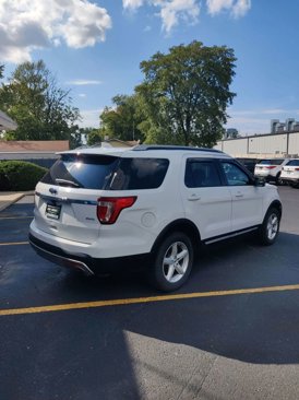 Used 2016 Ford Explorer XLT image 9