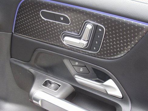 New 2025 Mercedes-Benz GLB 250 4MATIC image 21