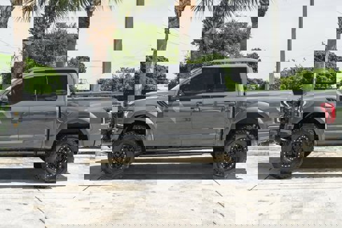Used 2018 Ford F150 Raptor w/ Equipment Group 802A Luxury image 3