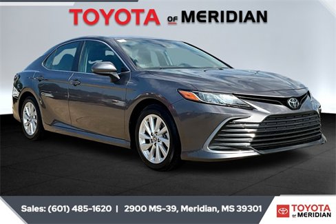 Used 2024 Toyota Camry LE image 1
