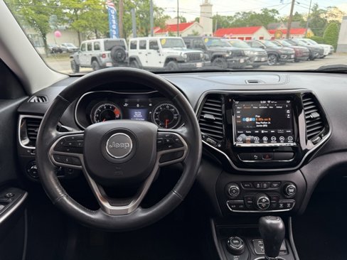 Used 2019 Jeep Cherokee Limited image 9