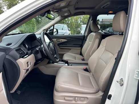 Used 2017 Honda Pilot Elite image 12