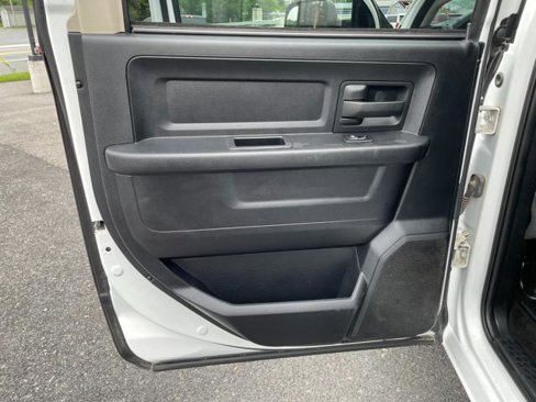 Used 2015 RAM 2500 Tradesman w/ Chrome Appearance Group image 21