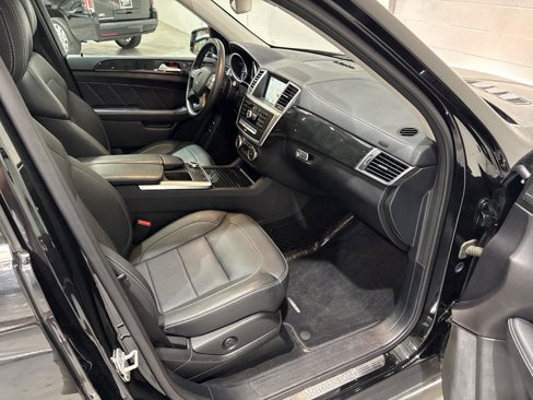 Used 2016 Mercedes-Benz GL 450 4MATIC image 54