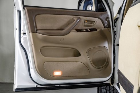 Used 2004 Toyota Sequoia SR5 image 28