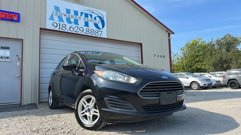 Used 2017 Ford Fiesta SE image 1