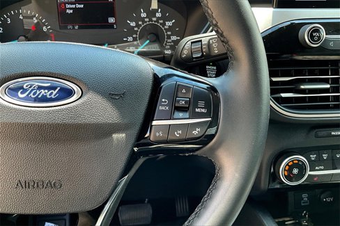 Certified 2022 Ford Escape SE w/ Cold Weather Package image 18