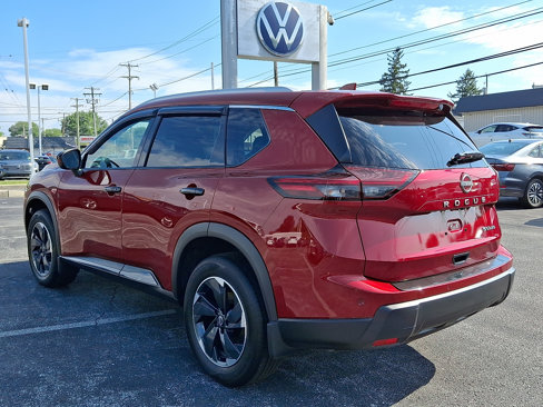 Used 2024 Nissan Rogue SV w/ SV Premium Package image 4