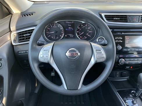 Used 2016 Nissan Rogue SV image 10