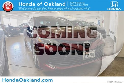 Used 2019 Toyota Camry LE image 1