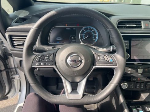 Used 2020 Nissan Leaf SL Plus image 14