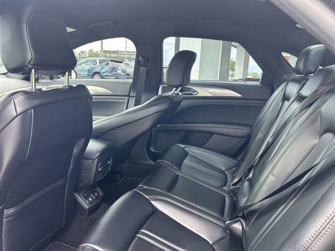 Used 2020 Lincoln MKZ w/ Convenience Package image 17