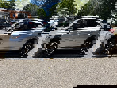 Used 2022 Subaru Crosstrek 2.5i Limited w/ Moonroof Package 2 image 4