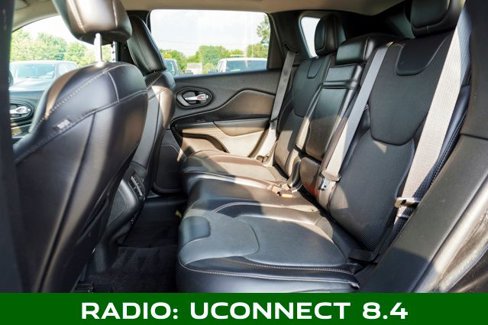 Used 2016 Jeep Cherokee Limited image 8