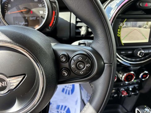 Used 2018 MINI Cooper 4-Door Hardtop image 18