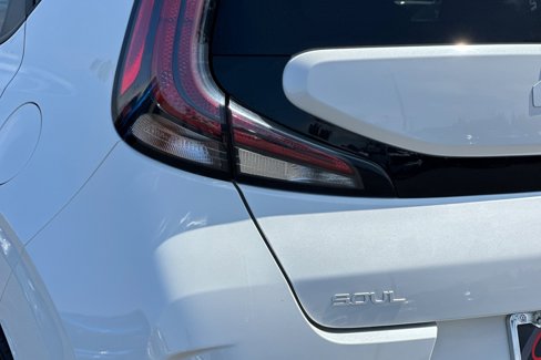 Used 2023 Kia Soul LX w/ LX Technology Package image 34