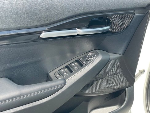 Used 2023 Kia Seltos S w/ Navigation Package image 11