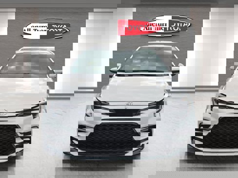 Used 2024 Toyota Corolla SE image 2