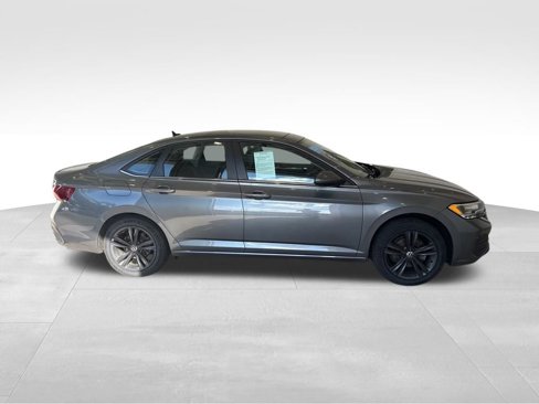 Used 2023 Volkswagen Jetta SE w/ Panoramic Sunroof Package image 8