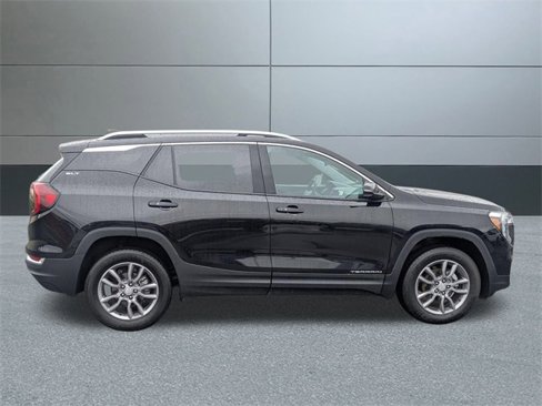 Used 2024 GMC Terrain SLT image 7
