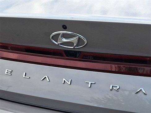 Certified 2023 Hyundai Elantra SEL w/ Convenience Package image 30