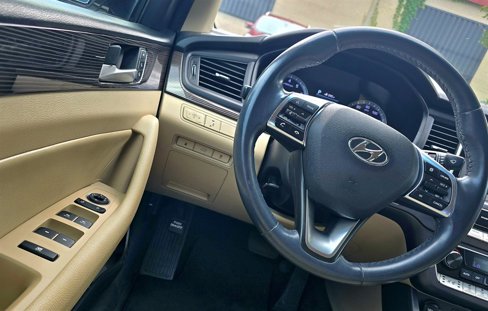 Used 2018 Hyundai Sonata Limited image 19