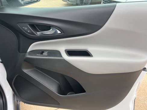 Used 2018 Chevrolet Equinox LS image 52