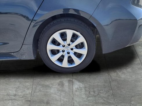Used 2023 Toyota Corolla LE image 7