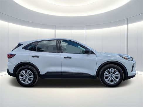 Used 2023 Ford Escape FWD image 3