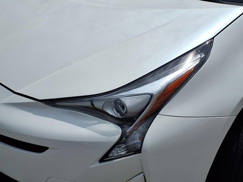 Used 2016 Toyota Prius Three Touring image 19